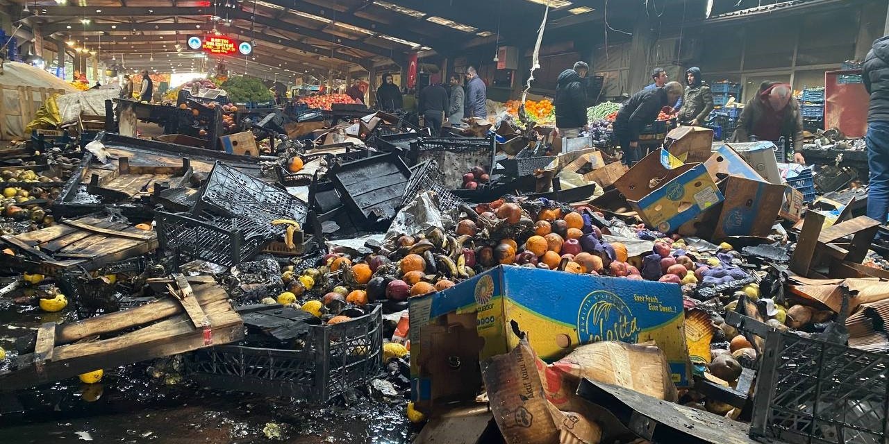 Pazar yerinde korkutan yangın