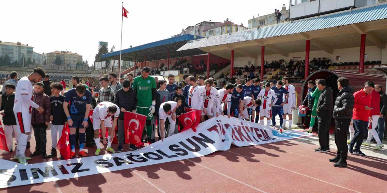 Belediye Kütahyaspor depremzedeler için sahaya indi