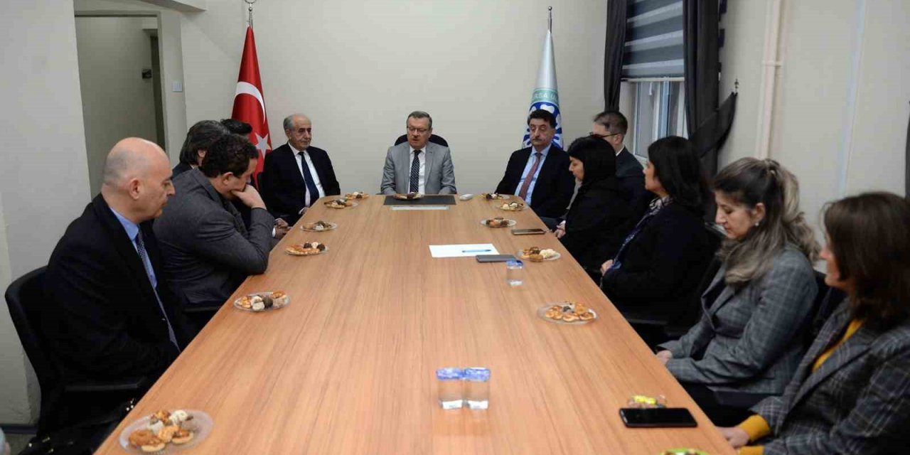 Diş Hekimliği Fakültesi’nde görev değişimi