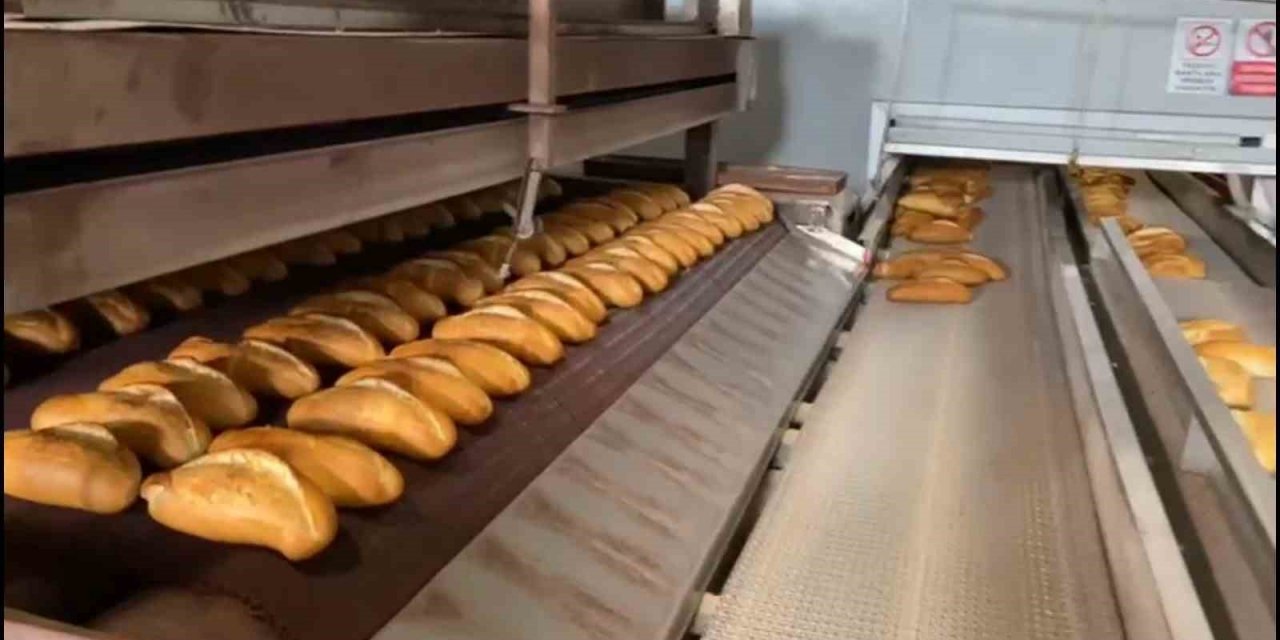 Kayseri Büyükşehir’den deprem bölgesine 597 bin unlu mamul yardımı