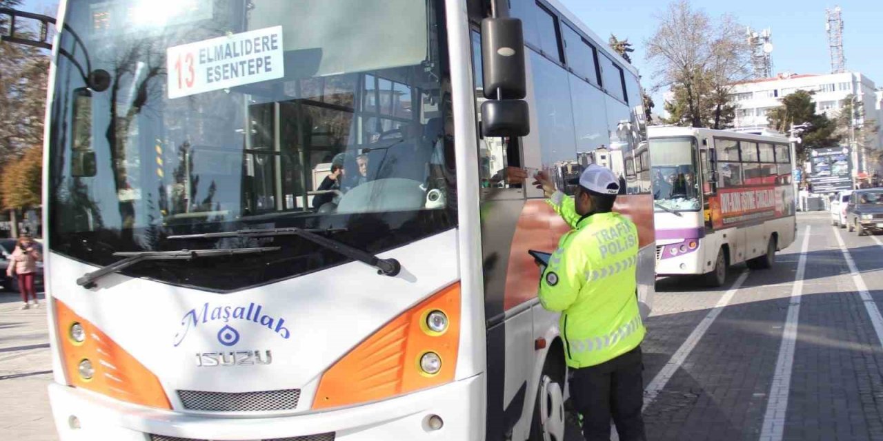 Uşak’ta bin 77 sürücüye para cezası kesildi