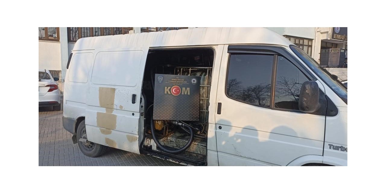 Litrelerce kaçak akaryakıtla yakalandılar