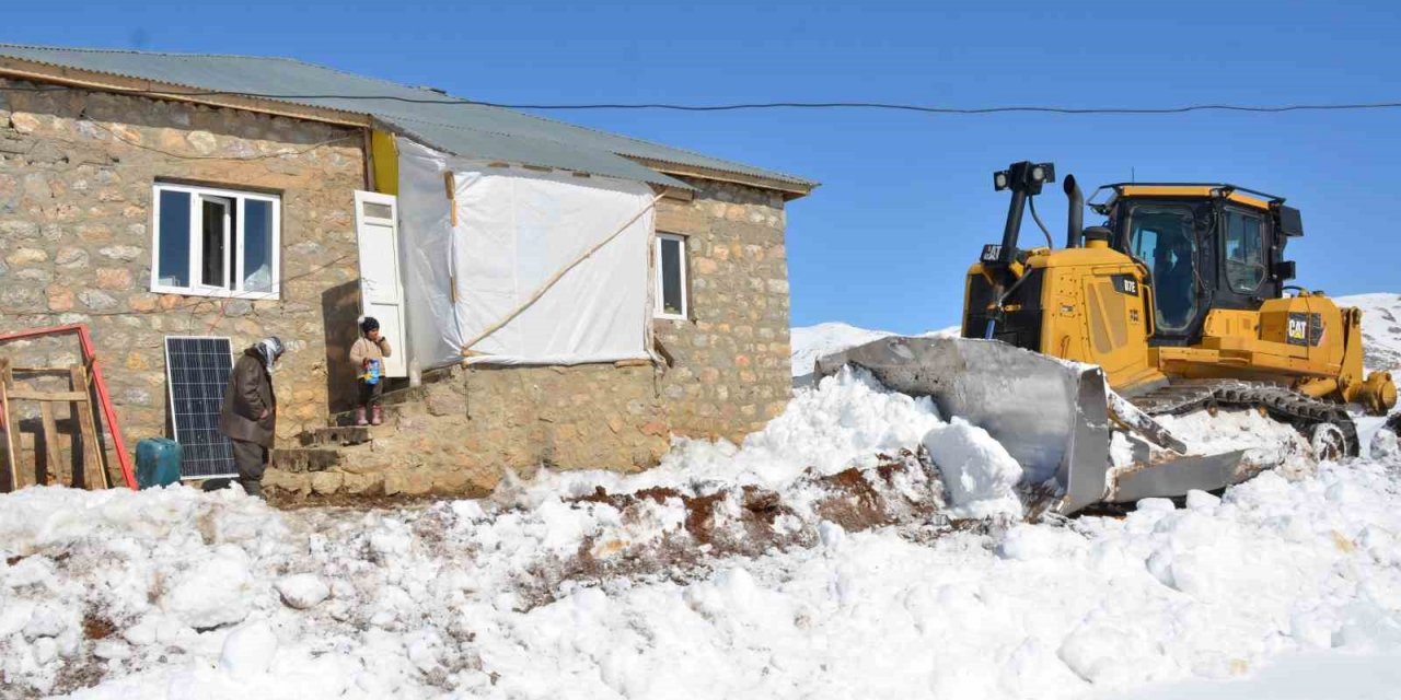 Şırnak’ta kapalı yayla yolları 10 günlük çalışmayla açıldı