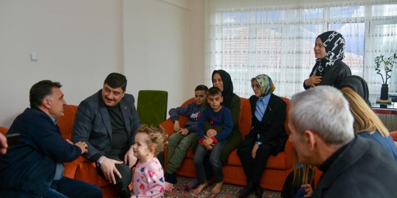 AK Parti Ankara Milletvekili Çam’dan depremzedelere ziyaret