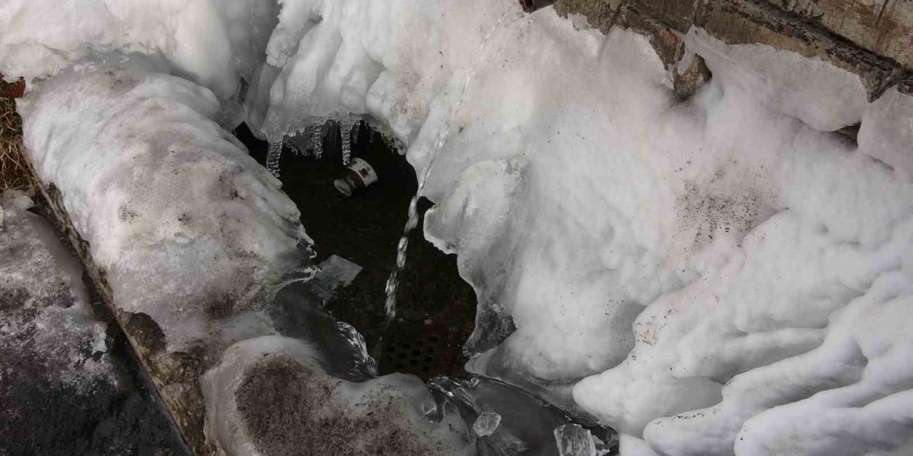 Göle eksi 21,3 derece: Araçlar soğuktan çalışmadı