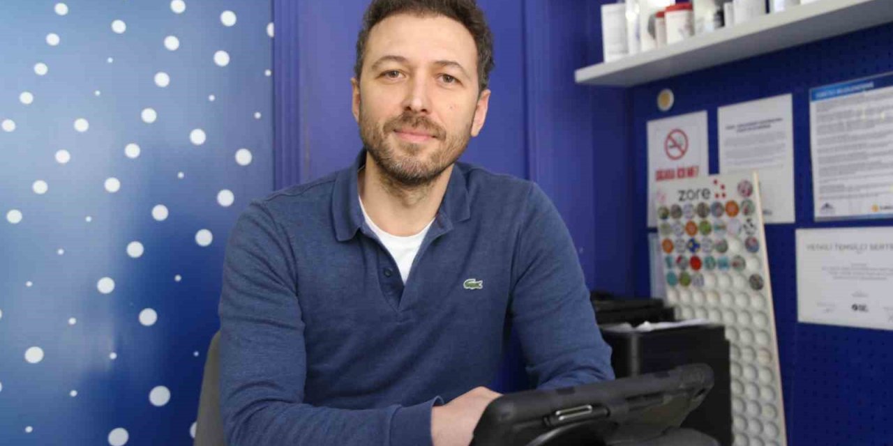 Artvin’de bir teknoloji mağazasına giren hırsızın rahat tavırları "Pes" dedirtti