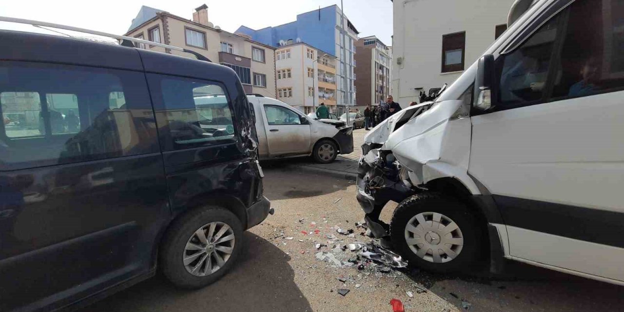 Kars’ta zincirleme kaza