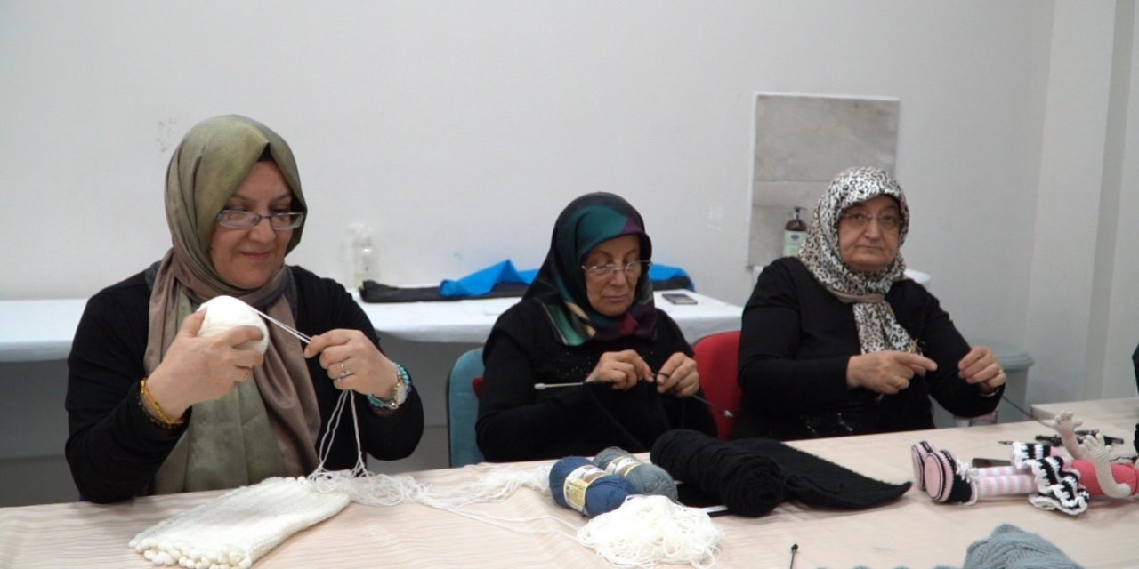 Kayseri Büyükşehir ‘iyilik’ örüyor, depremzedeler ısınıyor