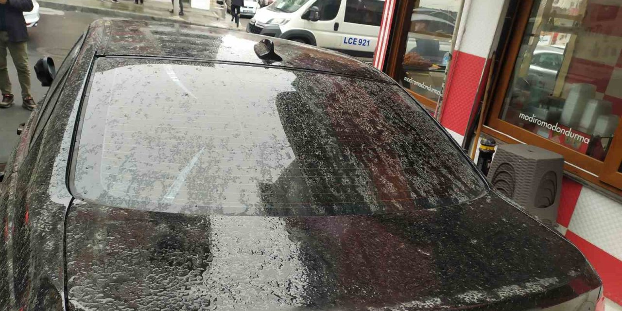 İstanbul’da yağmur yerine çamur yağdı