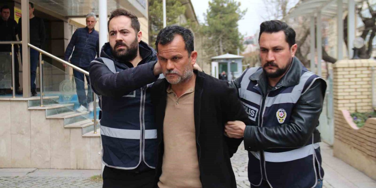 Bursa’da 2 kardeşin ve polis memurunun ölümüyle ilgili aranan şüpheli Eskişehir’de yakalandı