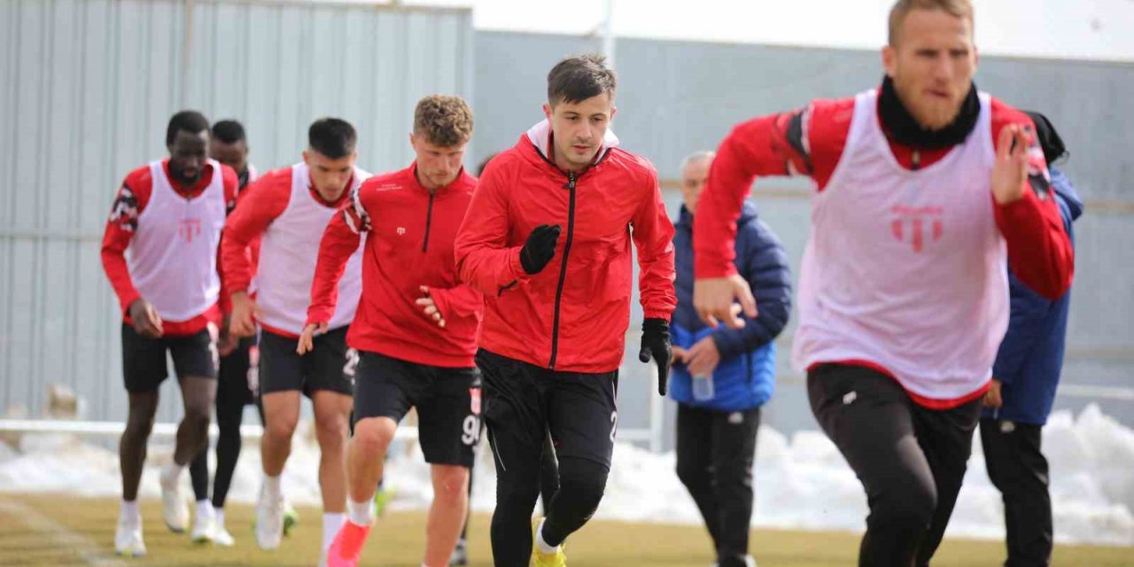 Sivasspor’da Fatih Karagümrük mesaisi