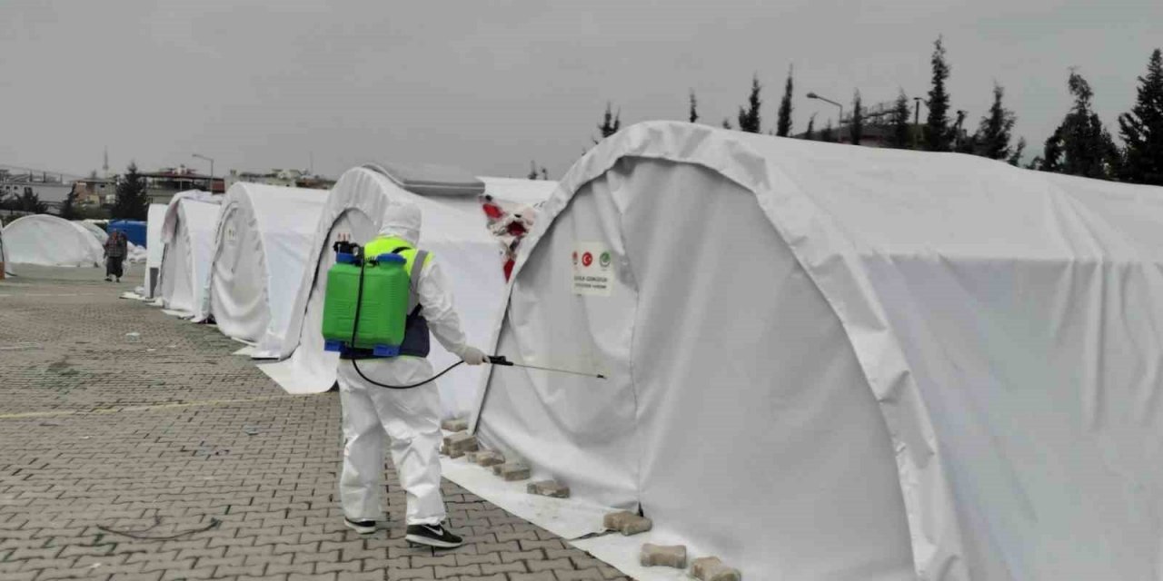 Afet bölgesinde hastalık yayılımının önüne geçmek için çalışıyorlar