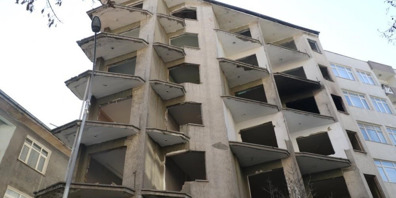 Elazığ’da 14 bin 698 bina incelendi: 3 bin 309 bina ağır hasarlı