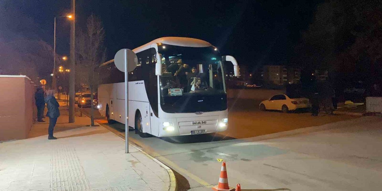 Bekçiler deprem bölgesine gitti