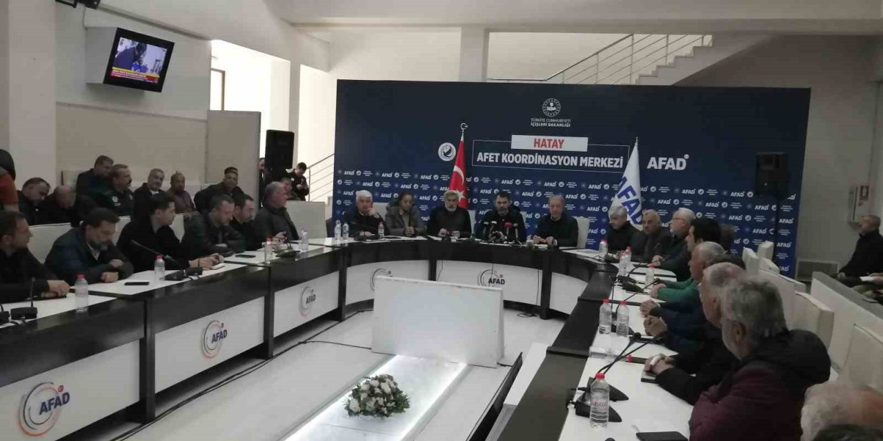Bakan Kurum: “Türkiye genelinde 202 bin bina acil yıkılacak, ağır hasarlı veya yıkık”