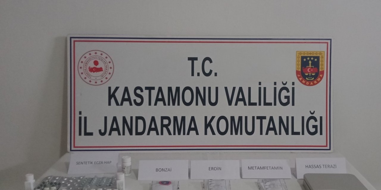 Yol kontrolünde araçta yapılan aramada uyuşturucu yakalandı