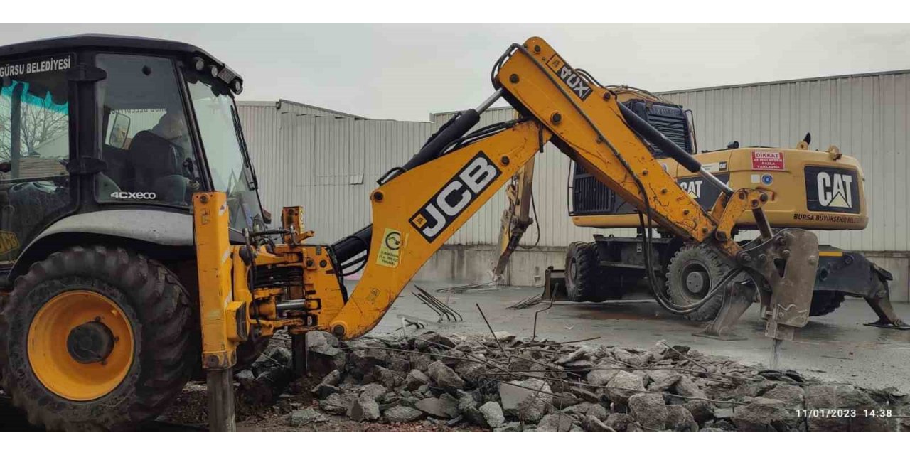 Gürsu’da bu yılın ilk iki ayında 8 kaçak yapı yıkıldı