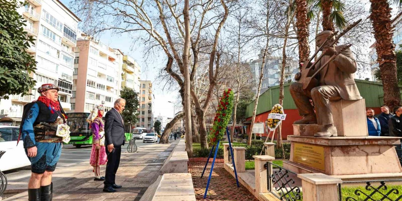 Büyükşehir usta halk ozanı Özay Gönlüm’ü unutmuyor