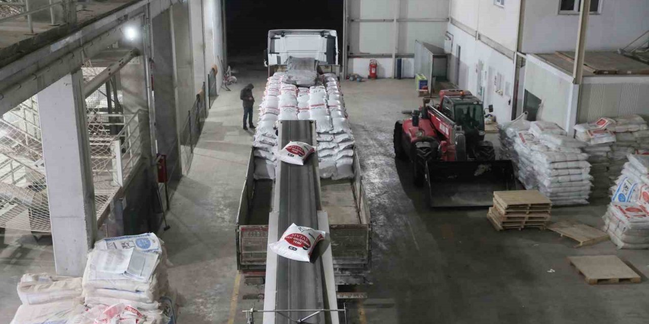 Sivas’tan deprem bölgesine yem desteği