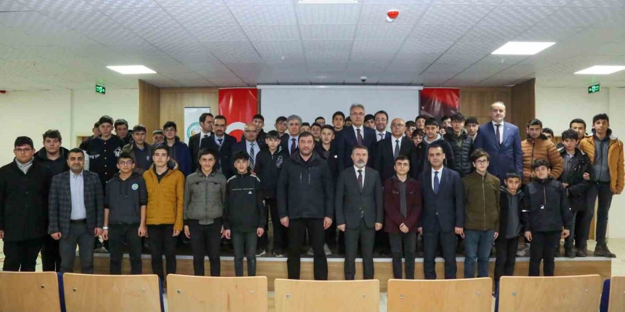 STSO Başkanı Özdemir: “Meslek liselerini ve mesleki eğitimleri, bir sanayici olarak çok önemsiyorum”