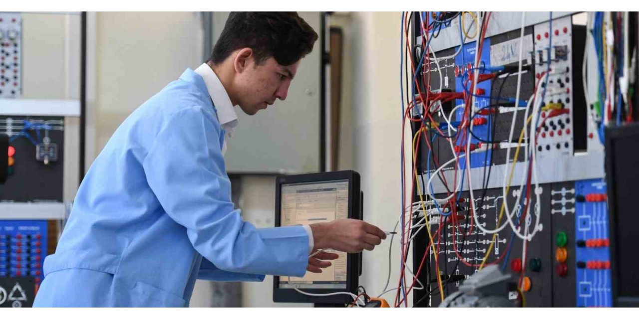 Özel mesleki ve teknik Anadolu lisesi öğrencilerine verilen destek tutarları artırıldı