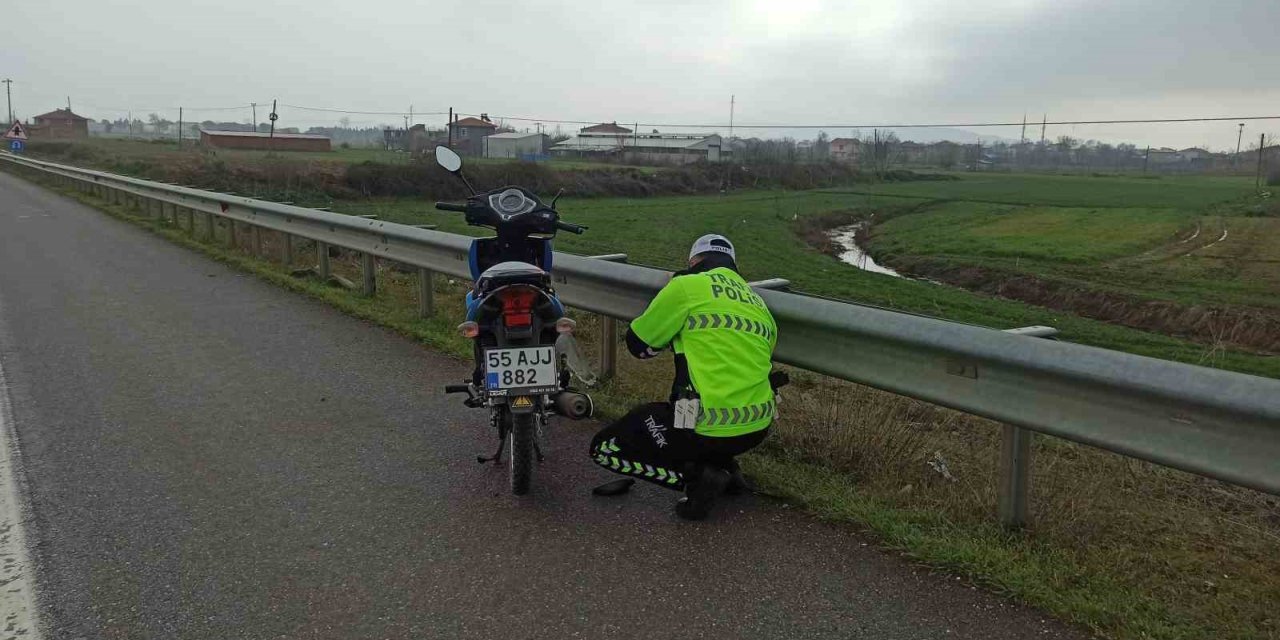 Motosiklet devrildi: 1 ağır yaralı