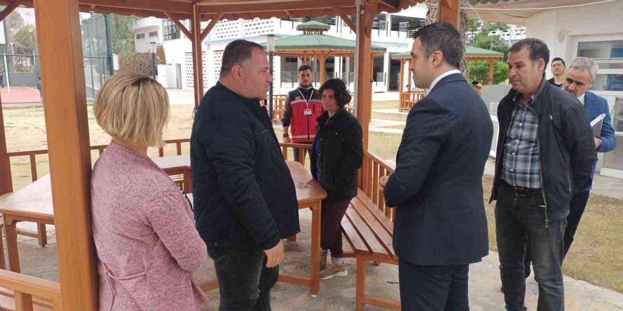 Müdür Turan, depremzedelerin acılarına ortak oldu