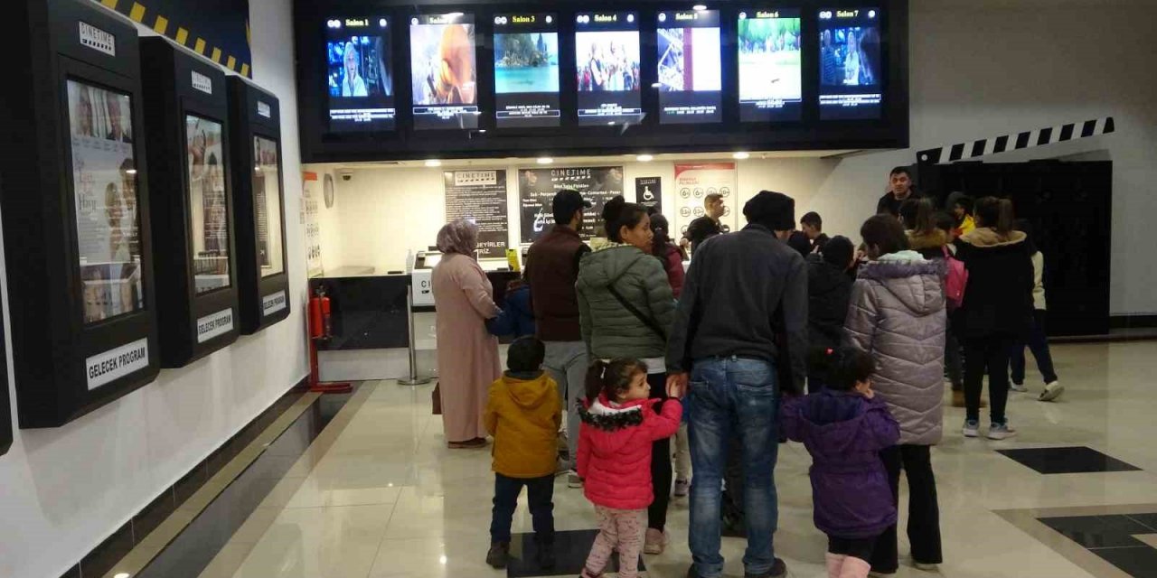 Uşak’ta 400 depremzede için moral etkinliği düzenlendi