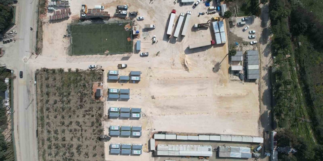 Bursa Büyükşehir Belediyesi Hatay’da depremzedelerin yaralarını sarıyor