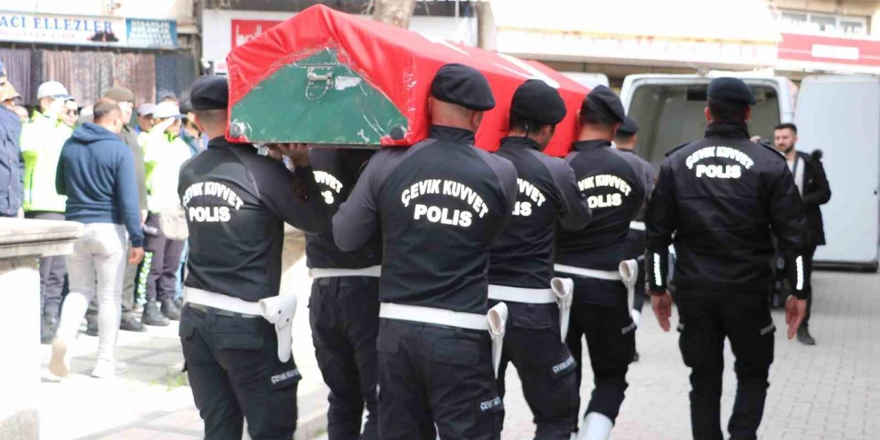Kalp kirizinden vefat eden polis memuru gözyaşları arasında toprağa verildi