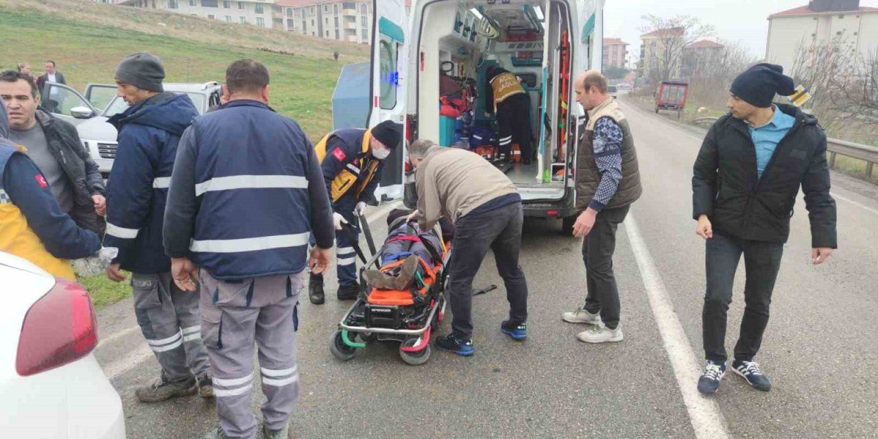 Tekirdağ’da kamyon ile hafif ticari araç çarpıştı: 2 yaralı