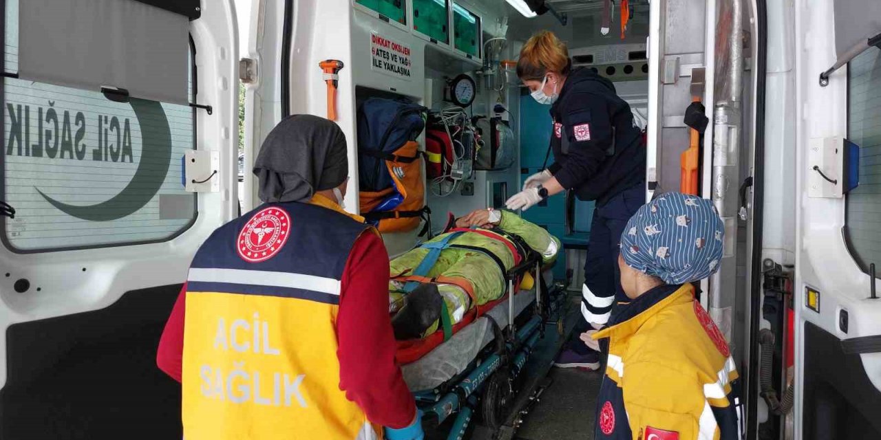 Çalıştığı beton mikserinin üzerinden düşen işçi yaralandı