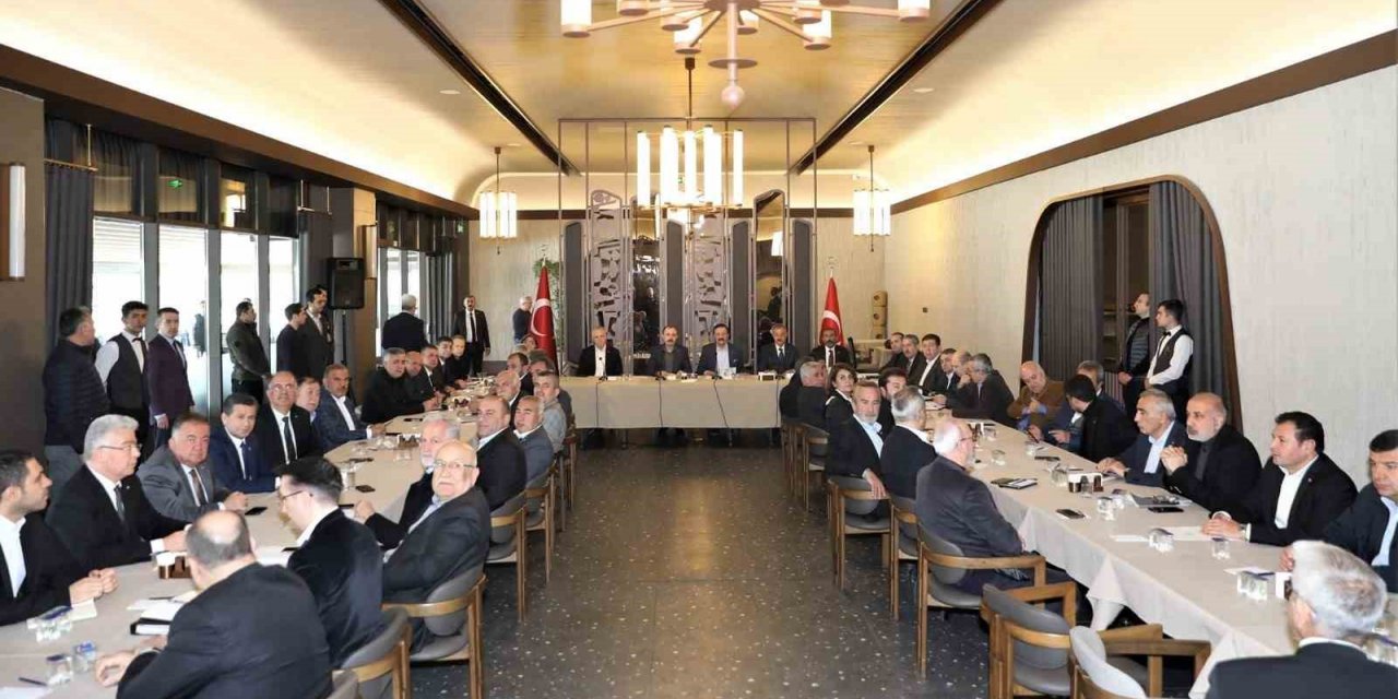 Başkan Sadıkoğlu, geçici ticaret alanları talebini Bakan Muş’a iletti