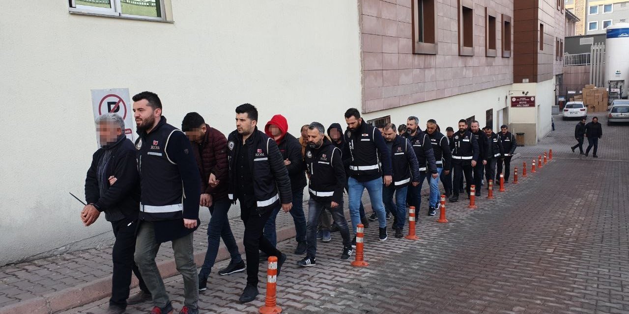 Kaçakçılık operasyonunda 11 kişi adli kontrolle serbest