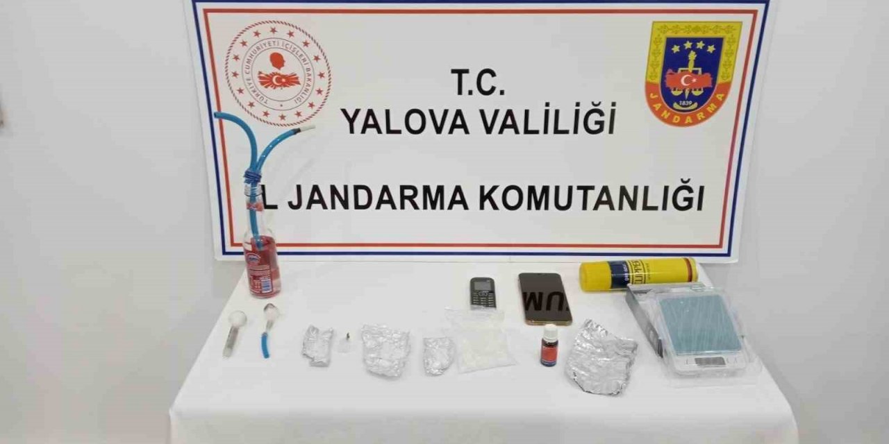 Jandarma uyuşturucu tacirleri ve kaçakçılara göz açtırmıyor