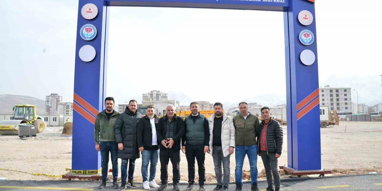 Avrupalı Türkler deprem bölgesine konteyner kent kuruyor