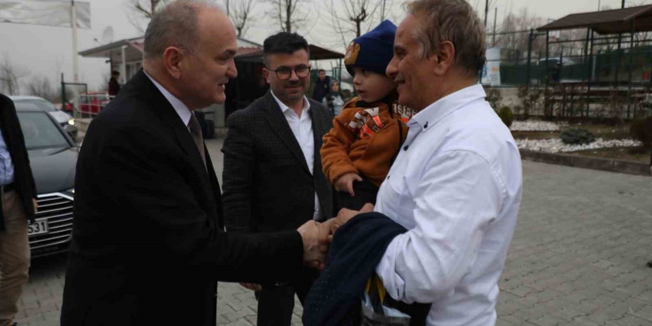 Başkan Özlü depremzedeleri ziyaret etti