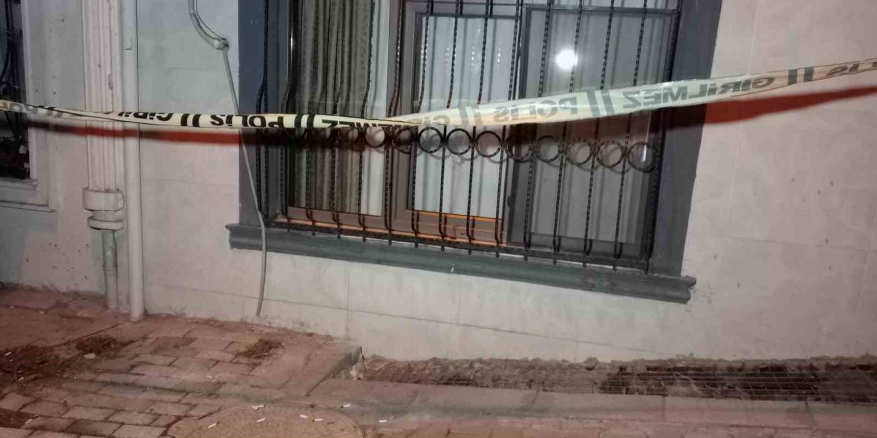 Şişli’de husumetli olduğu akrabasının evine pencereden ateş etti: 1 yaralı