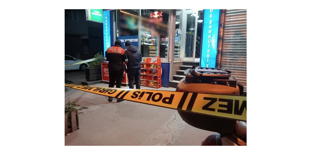 Kağıthane’de tekel bayine silahlı saldırı anı kamerada