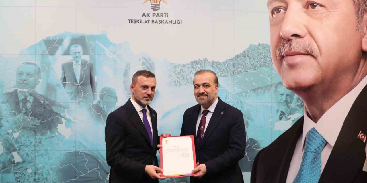 AK Parti Kocaeli İl Başkanı Şahin Talus mazbatasını aldı