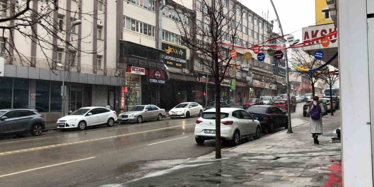 Erzurum’da kar yağışı
