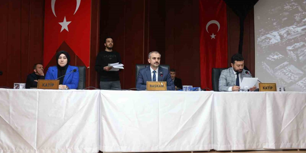 Çiftçi, deprem bölgesinde yapılan çalışmaları mecliste anlattı