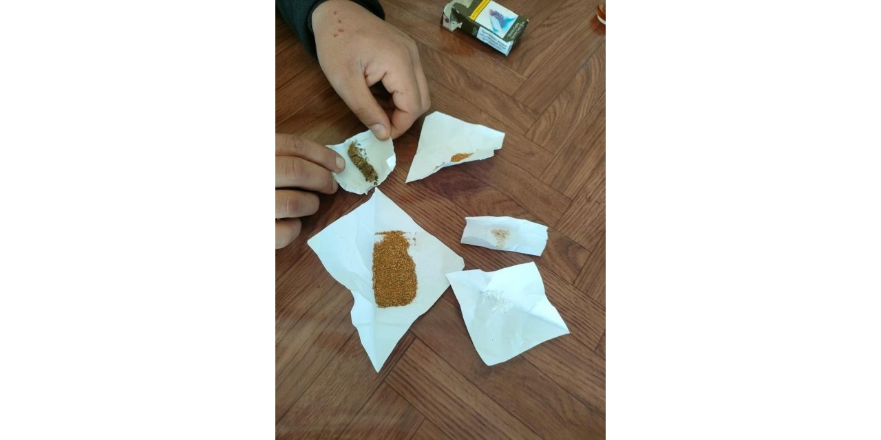 Otobüsteki yolcuların üzerinden uyuşturucu madde ele geçirildi