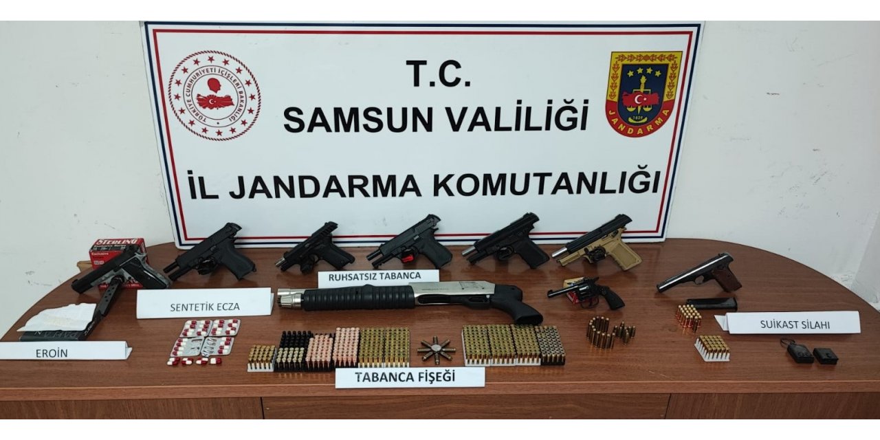 Samsun’da suikast silahının da bulunduğu çok sayıda silah ele geçirildi