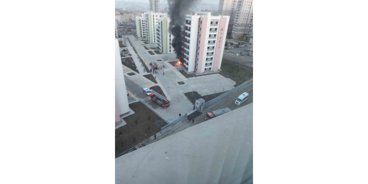 Sitede çıkan yangın paniğe sebep oldu