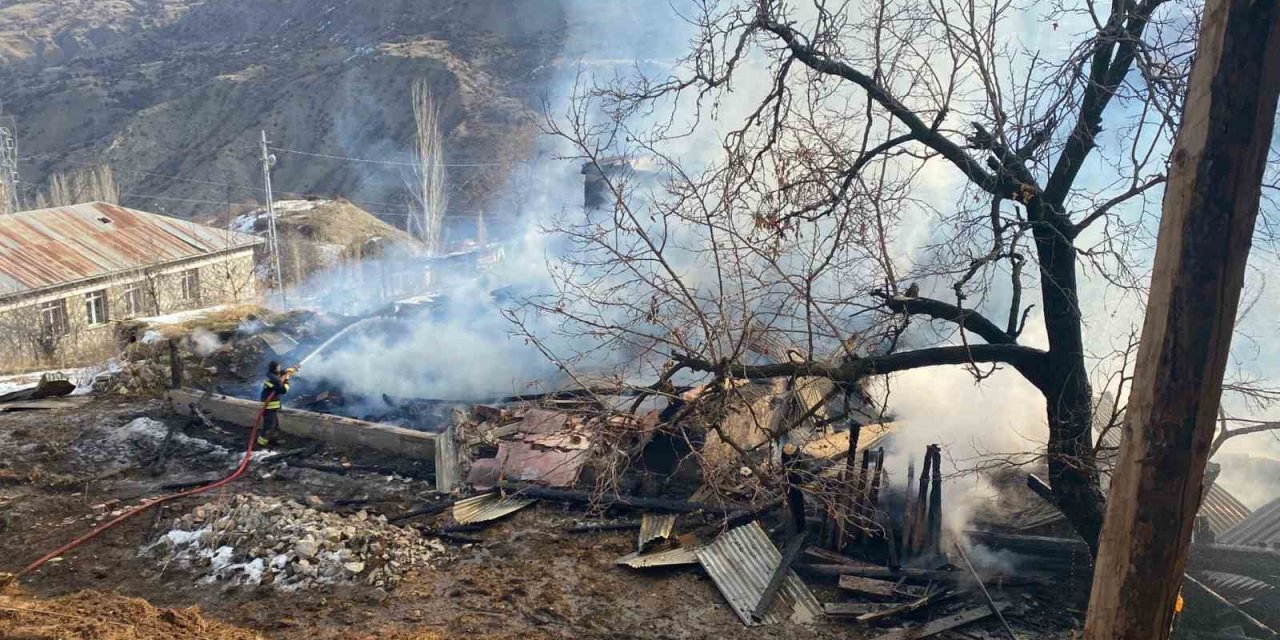 Oltu’da korkutan yangın