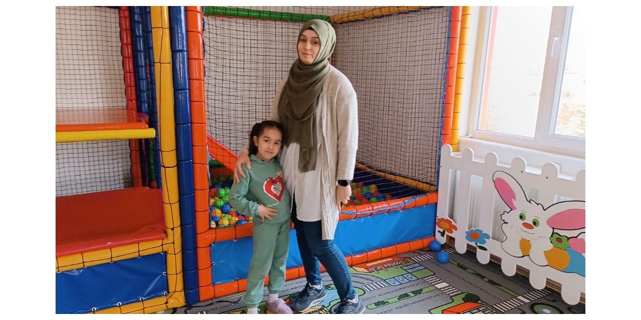 Tavşanlı Hande Gül Anokulu öğrencisi yaptığı uzay temalı resim ile Türkiye birincisi oldu