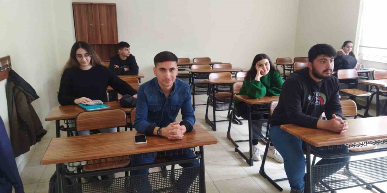 Üniversite sınavlarına hazırlanan öğrencilerin ilk dersi ‘deprem’ oldu