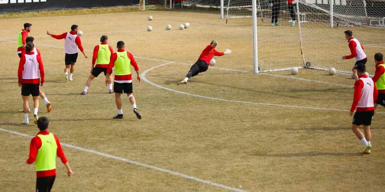 Afyonspor, Sivas Belediyespor maçı hazırlıklarını sürdürüyor