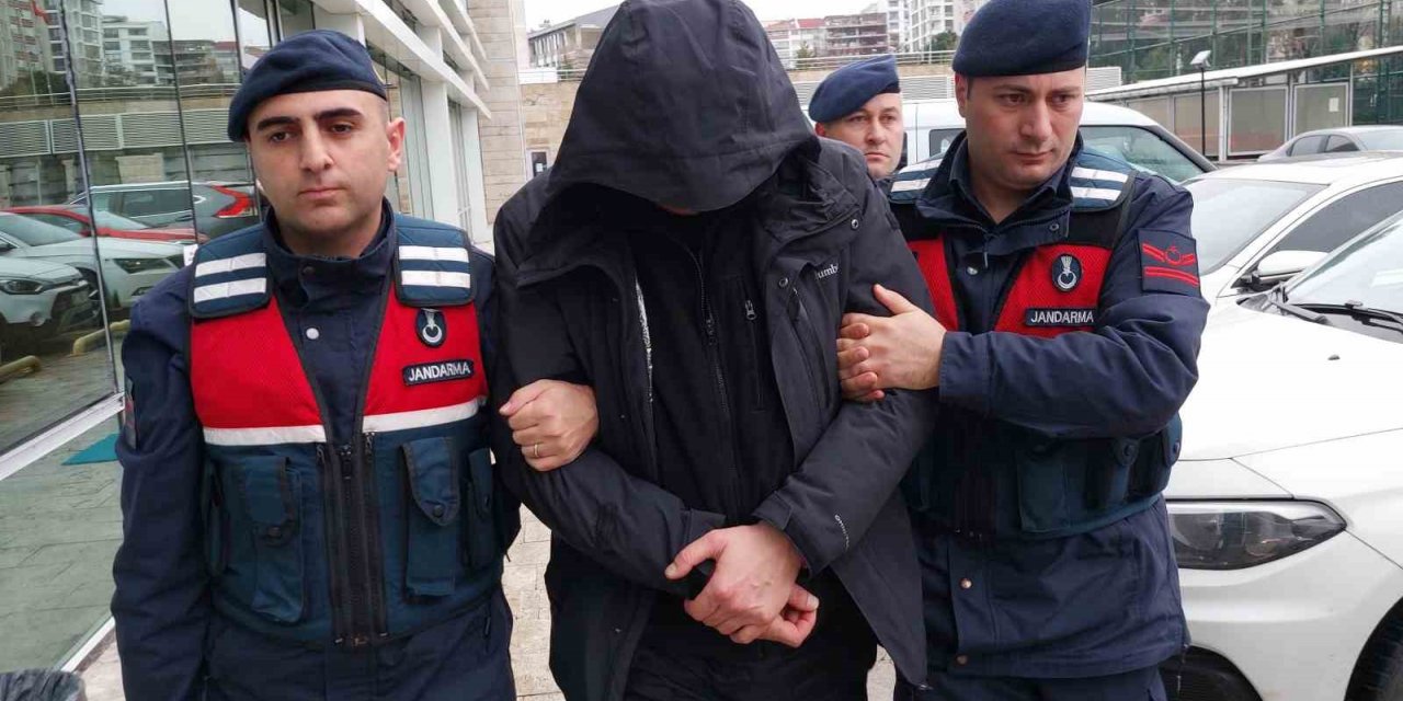 Samsun’da arasında suikast silahının da bulunduğu çok sayıda silahla yakalanan şahıs tutuklandı